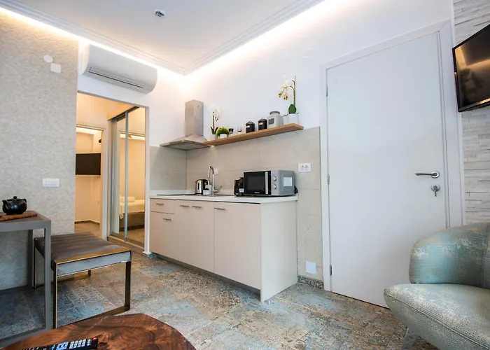 Beach Walk Luxury Suites