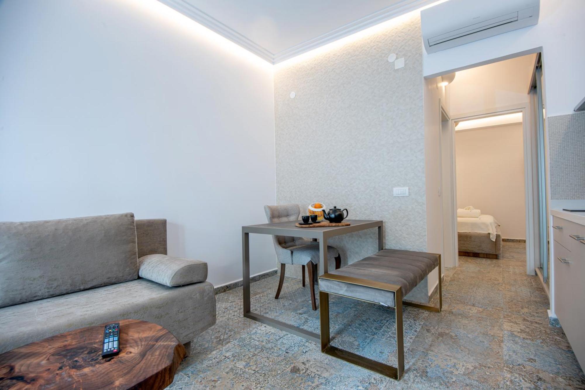 Walk Luxury Aparthotel *